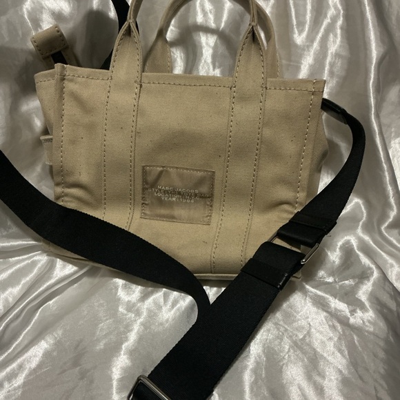 Marc Jacobs Tan Tote Bag - Picture 2 of 12